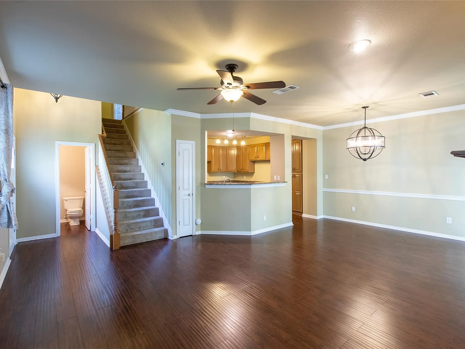 3 bed, 1783 sqft, $2,495 — Photo 4