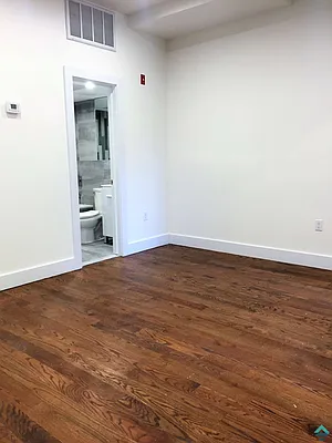 Rented by EXR | media 8