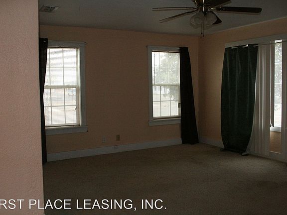 3rd image of 800 S Avenue B