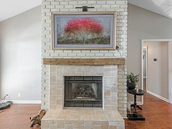 3rd image of 300 Highland Dr