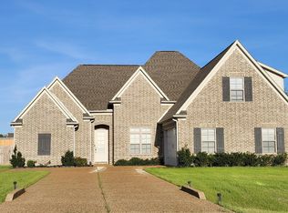 2876 Ross Meadows Ln, Olive Branch, MS 38654