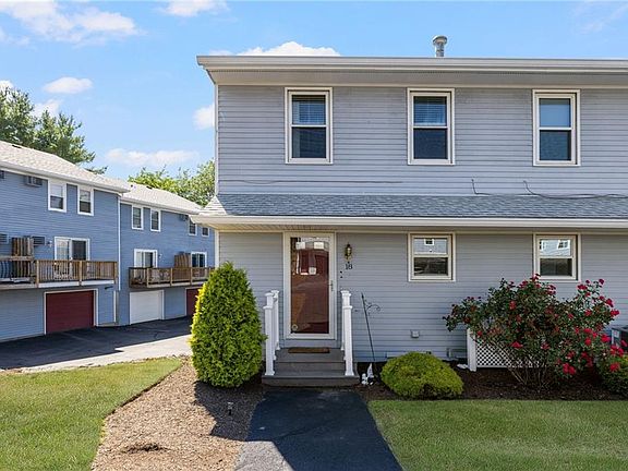 3rd image of 4 Smithfield Rd APT 18