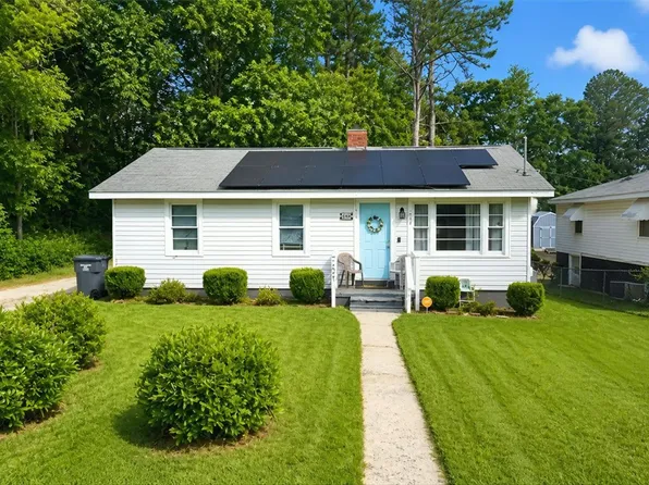 207 Pridmore St, Laurens, SC 29360