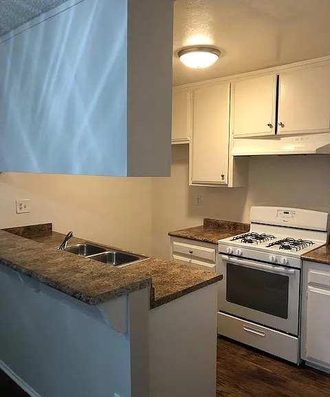 377 W Wilson St #10 — Photo 6