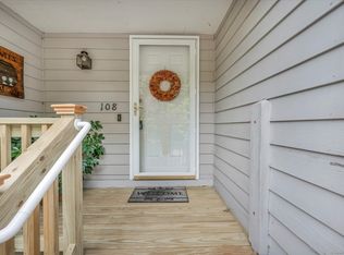 108 Winterbourne Ln #108, Canton, CT 06019