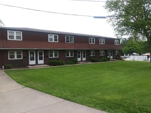 141 James St SW, North Canton, OH 44720