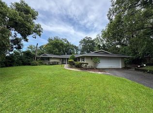 2106 Normandy Dr, Mount Dora, FL 32757