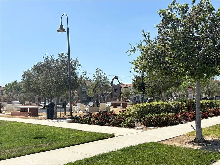 2848 E Berry Loop Privado — Photo 17