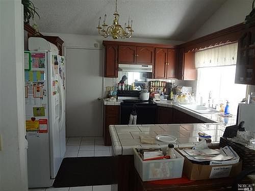 3rd image of 164 Gold Hill Way