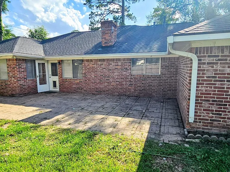 25602 Oakhurst Dr — Photo 31