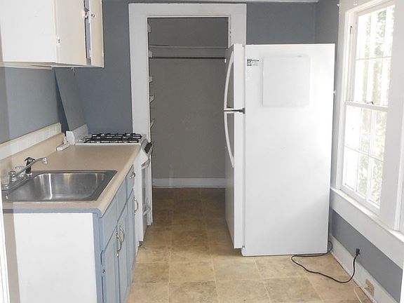 3rd image of 1208 1/2 N Toombs St