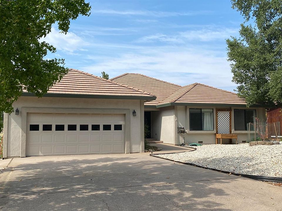 1st image of 18098 Lake Forest Dr