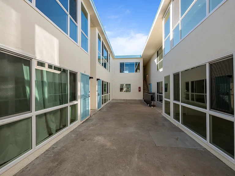 2140 Howard Ave #11 — Photo 16