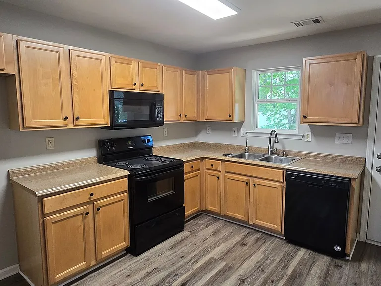 204 Oconee Way — Photo 7