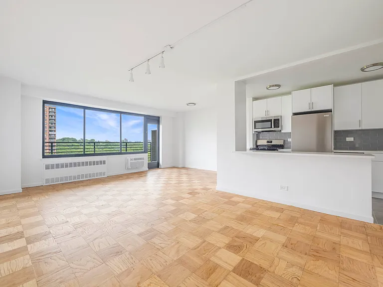 372 Central Park W #9A — Photo 3