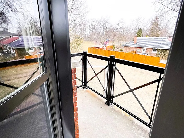 43 Montrose Ave #70 — Photo 9