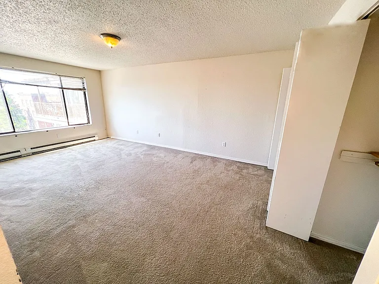 Annaron Apartments — Photo 31