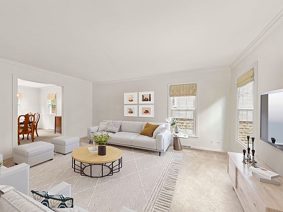 3rd image of 260 Forest Ave