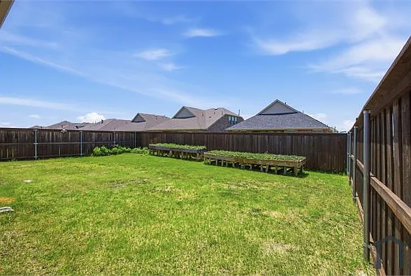 700 Pistachio Pkwy — Photo 11