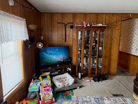 3rd image of 2 Mansfield Dr