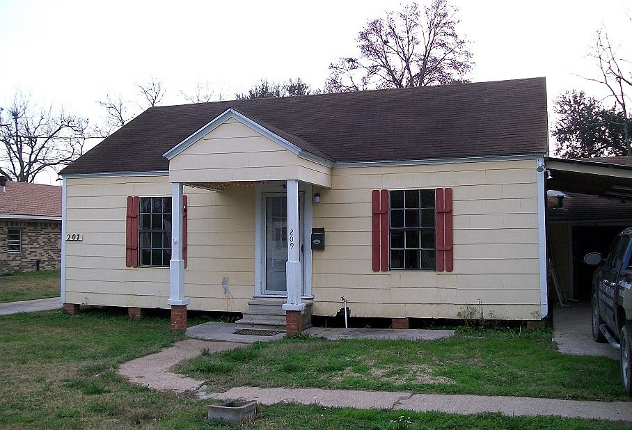 1st image of 207 22nd St