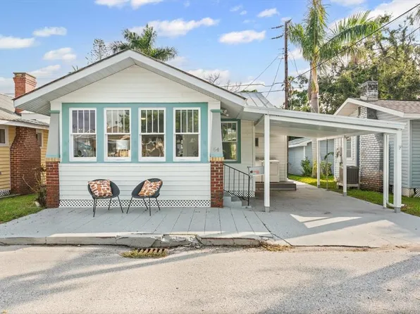 64 Braden Castle Dr, Bradenton, FL 34208