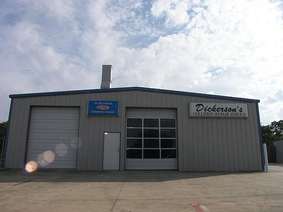 4th image of 702 E Avenue D