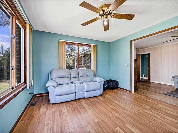 5th image of 1531 Alma Rd