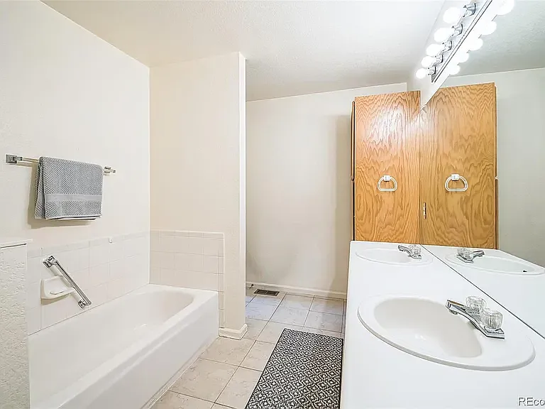 master bathroom pic #2