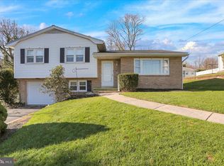 6 Maple St, Mohnton, PA 19540