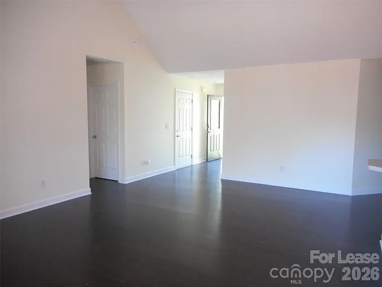 1128 Steele Meadows Dr — Photo 6