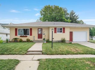804 2nd St, Grundy Center, IA 50638