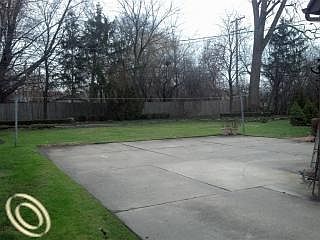 4th image of 1446 Lochmoor Blvd