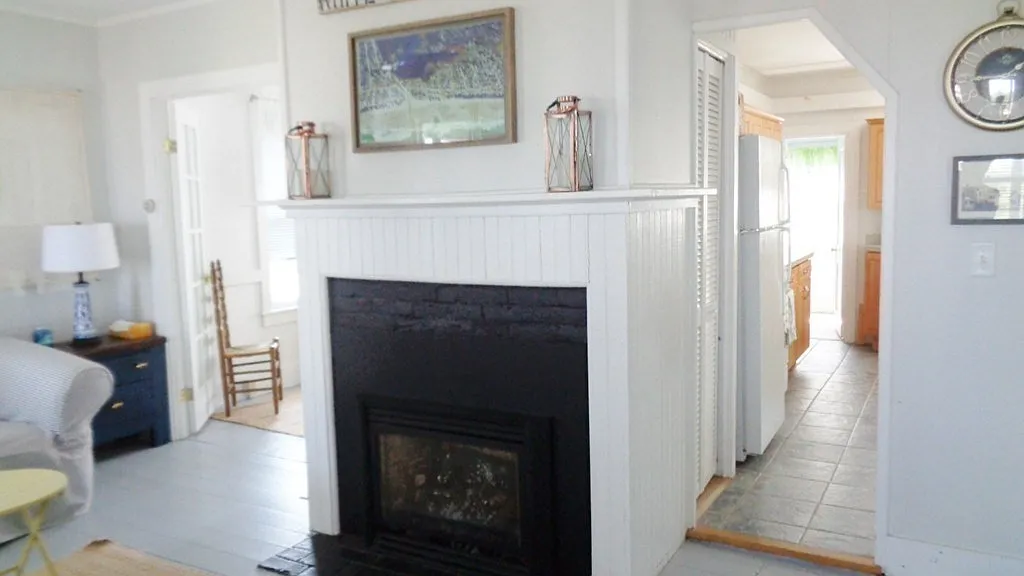 3 bed, 1.0 bath, 1553 sqft, $2,200 — Photo 3