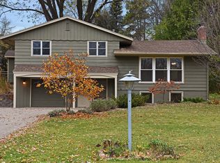 2800 Sandpiper Trl, Excelsior, MN 55331