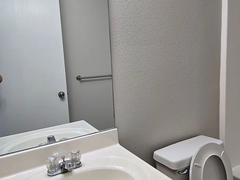 1505 Greensboro Dr — Photo 26