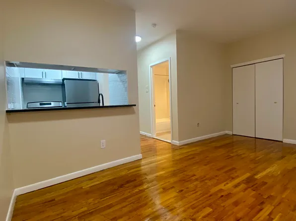 (undisclosed Address), Long Beach, NY 11561
