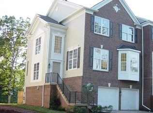 43911 Thorncroft Ter, Ashburn, VA 20148