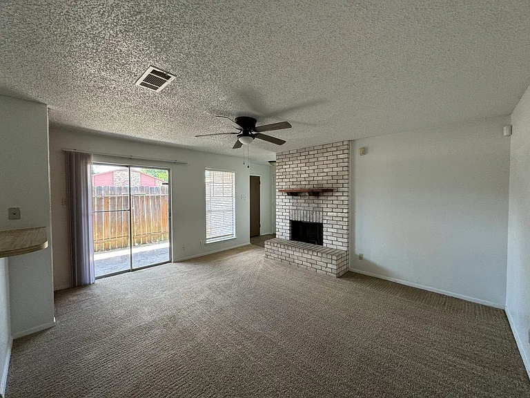 2112 Hinkle Ave — Photo 7