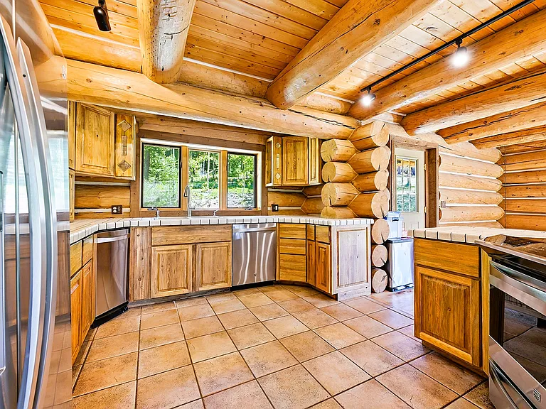 652 Bear Mountain Rd — Photo 8