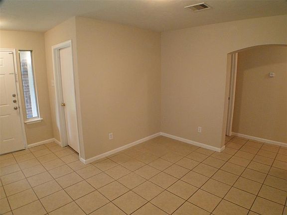 5th image of 7103 Muddobber Ln