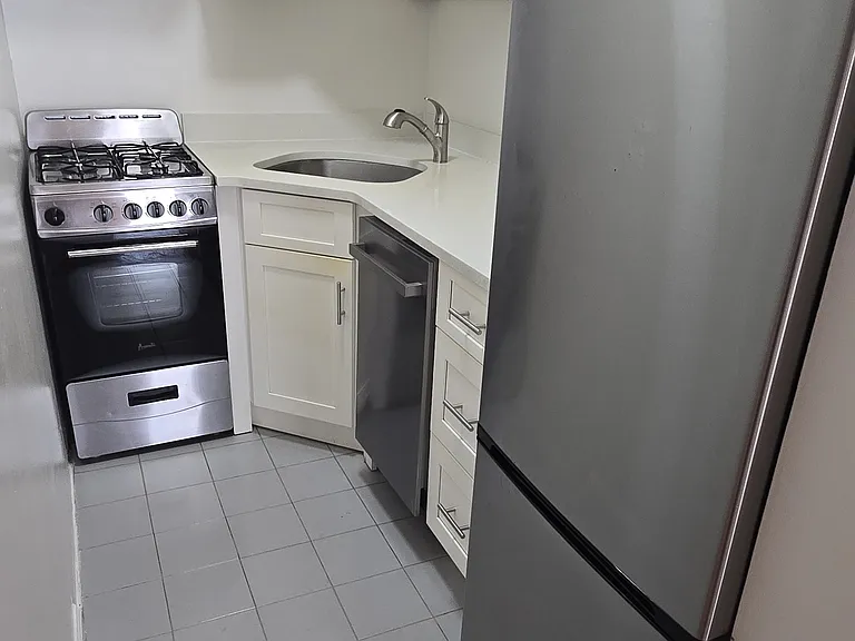 127 W 75th St #3R — Photo 1