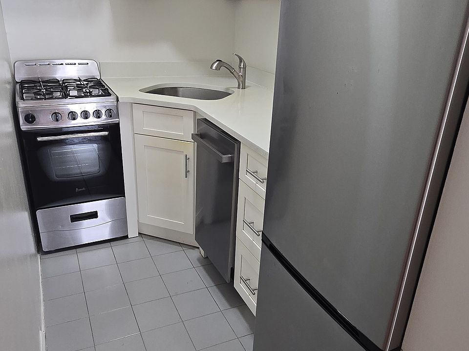 1st image of 127 W 75th St APT 3R