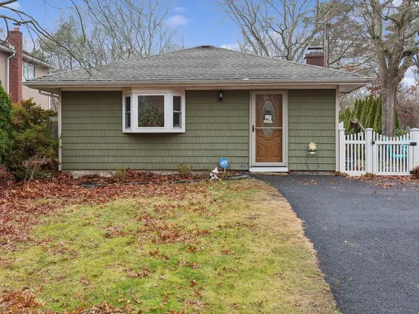 72 Stackyard Drive, Mastic Beach, NY 11951