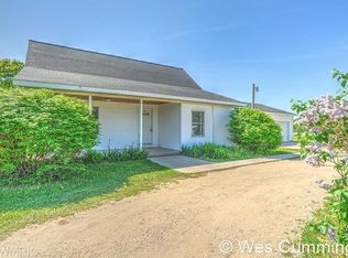 11606 E Muskrat Rd, Carson City, MI 48811