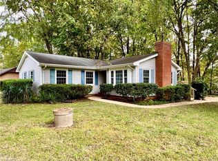 2101 Longbrook Dr, Greensboro, NC 27406