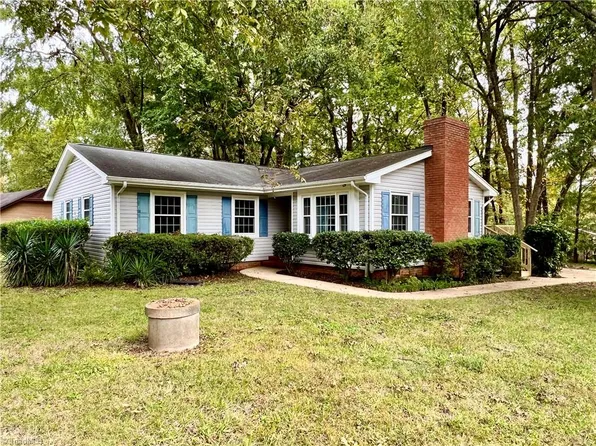 2101 Longbrook Dr, Greensboro, NC 27406