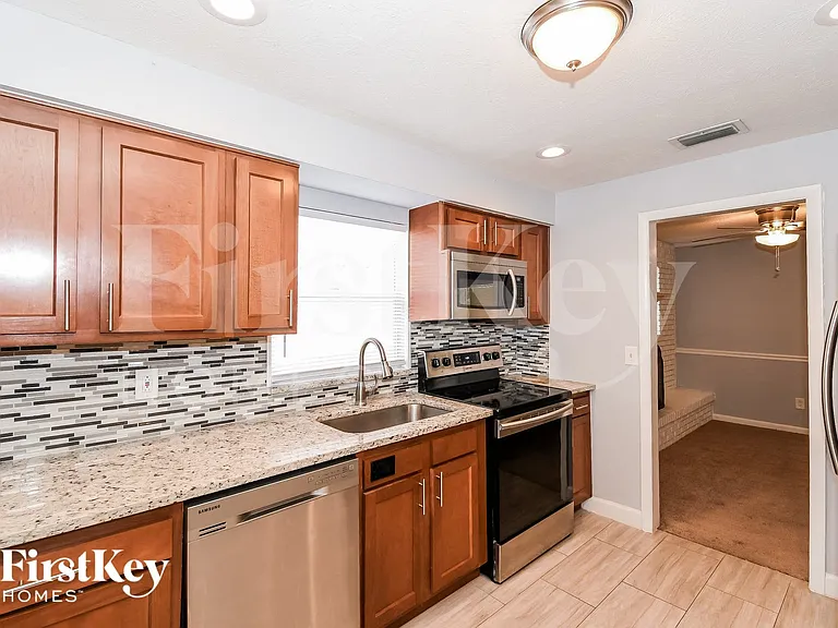 451 Gano Ct — Photo 7