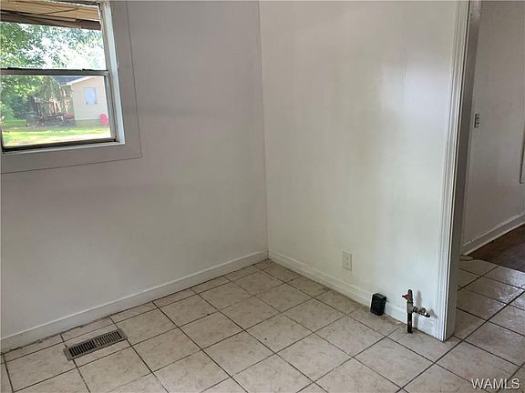 4th image of 2314 3rd St E