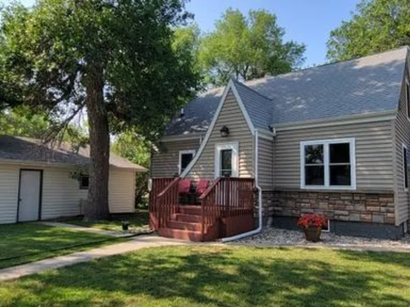 625 Lake St, Clinton, MN 56225